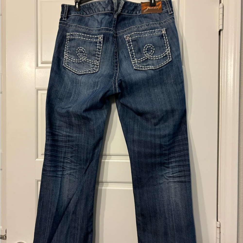 Seven7 - Picture 2 of 4